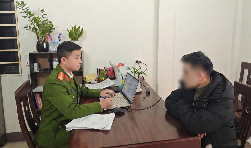 T.C.T. “Lợi dụng mạng xã hội cung cấp, chia sẻ thông tin sai sự thật” - Ảnh Công an Nghệ An.