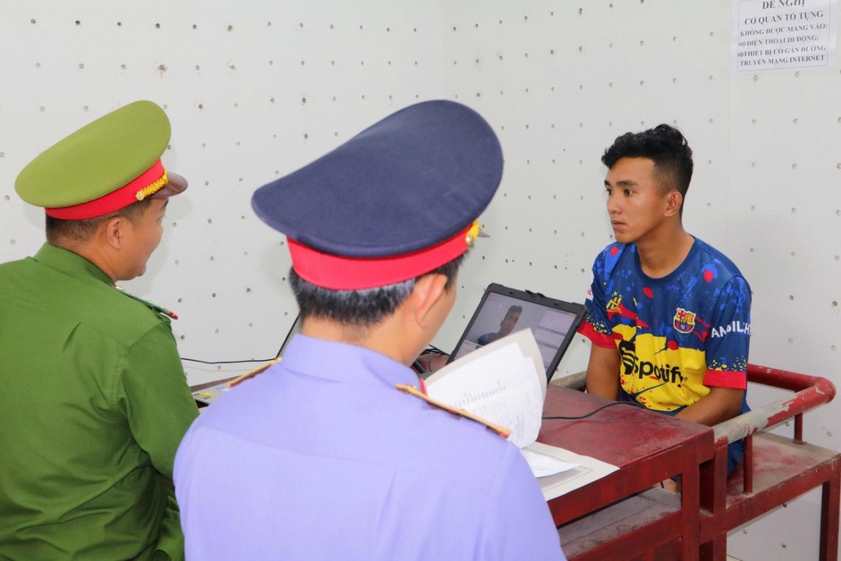 Khởi tố, tạm giam đối tượng cướp tài sản sau khi mua dâm