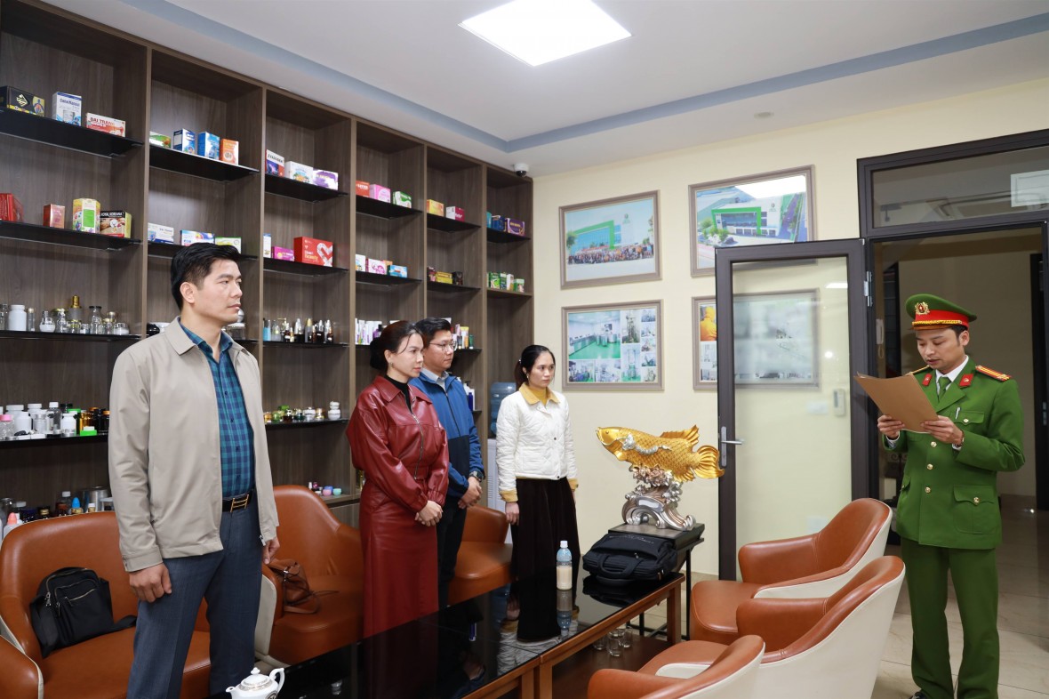 Triệt phá đường dây sản xuất, buôn bán thực phẩm chức năng giả với doanh thu gần 1.800 tỷ đồng