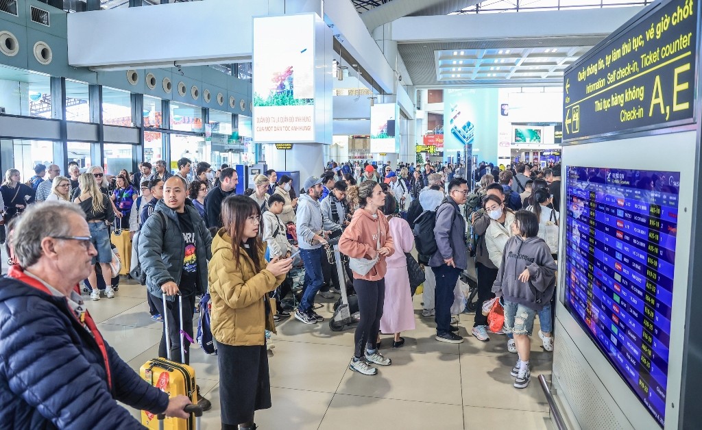 (Điều chỉnh lịch khai thác đêm tại 06 Cảng hàng không phục vụ người dân dịp Tết Nguyên đán Bính Ngọ và mùa Lễ hội Xuân 2026). (Điều chỉnh lịch khai thác đêm tại 06 Cảng hàng không phục vụ người dân dịp Tết Nguyên đán Bính Ngọ và mùa Lễ hội Xuân 2026).