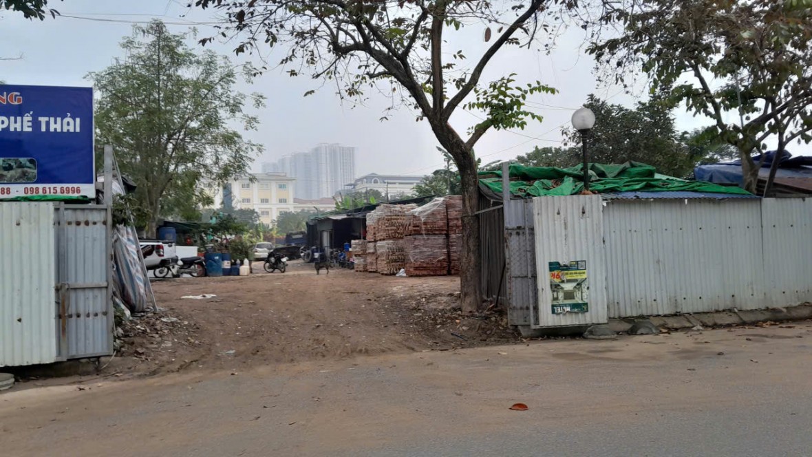 Nhếch nhác dự án gần 2 thập kỷ chưa triển khai bên cạnh trụ sở UBND phường Hoàng Mai Nhếch nhác dự án gần 2 thập kỷ chưa triển khai bên cạnh trụ sở UBND phường Hoàng Mai