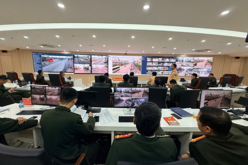 Trung tâm chỉ huy CATP Hà Nội điều hành toàn bộ công tác đảm bảo an ninh trật tự phục vụ Đại hội Đảng. Trung tâm chỉ huy CATP Hà Nội điều hành toàn bộ công tác đảm bảo an ninh trật tự phục vụ Đại hội Đảng.