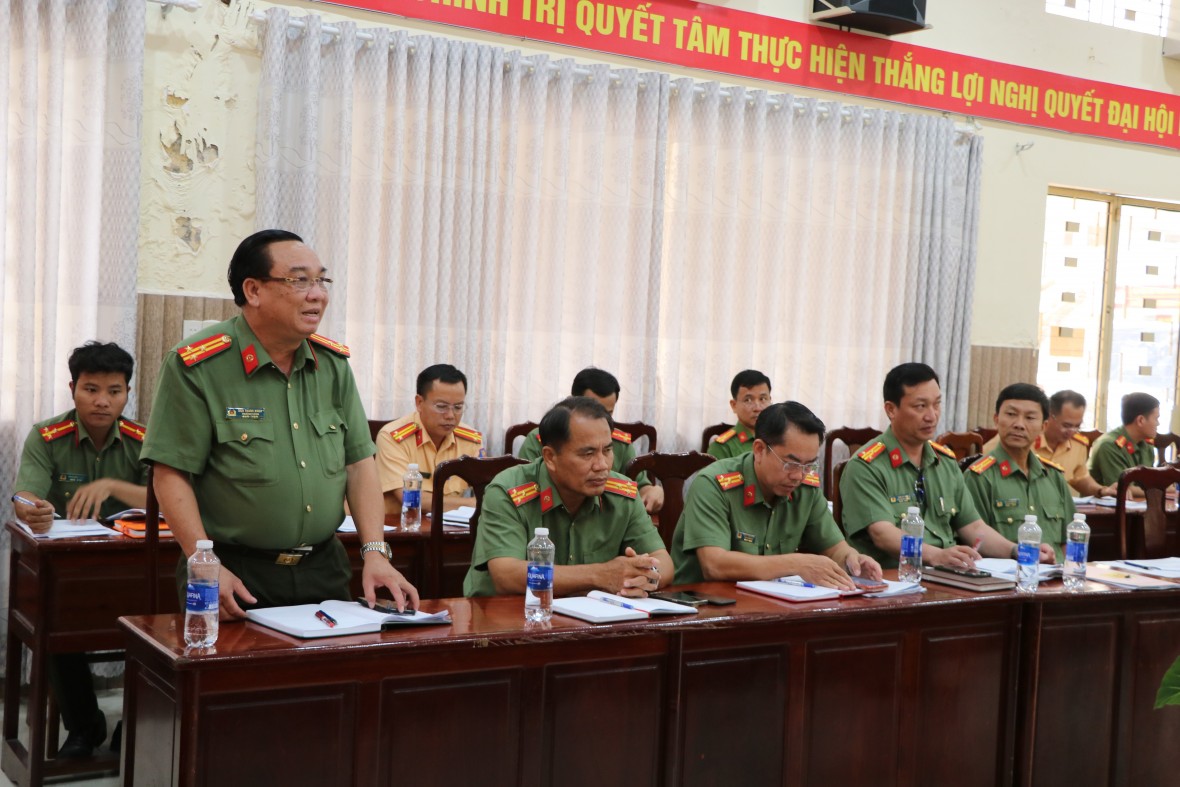 Công an tỉnh An Giang đề xuất phương án cắt giảm, đơn giản hóa thủ tục hành chính Công an tỉnh An Giang đề xuất phương án cắt giảm, đơn giản hóa thủ tục hành chính