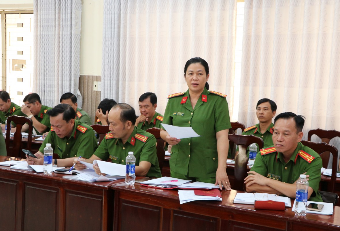 Công an tỉnh An Giang đề xuất phương án cắt giảm, đơn giản hóa thủ tục hành chính Công an tỉnh An Giang đề xuất phương án cắt giảm, đơn giản hóa thủ tục hành chính