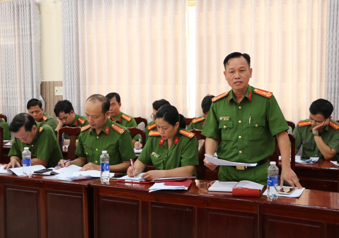 Công an tỉnh An Giang đề xuất phương án cắt giảm, đơn giản hóa thủ tục hành chính Công an tỉnh An Giang đề xuất phương án cắt giảm, đơn giản hóa thủ tục hành chính