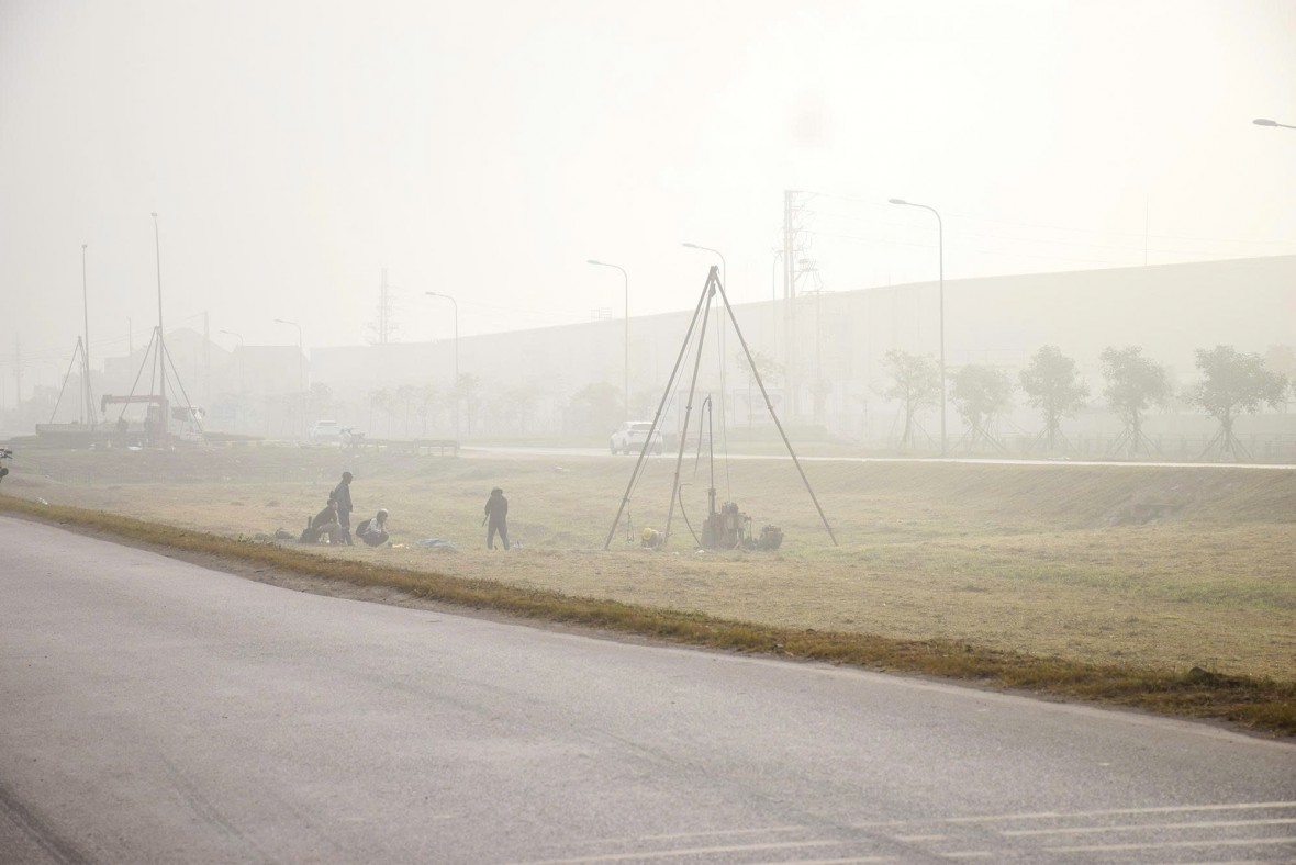 Công tác khảo sát địa hình, thủy văn đã xong, hiện đã khoan được 131/177 lỗ đạt 74%. Công tác khảo sát địa hình, thủy văn đã xong, hiện đã khoan được 131/177 lỗ đạt 74%.