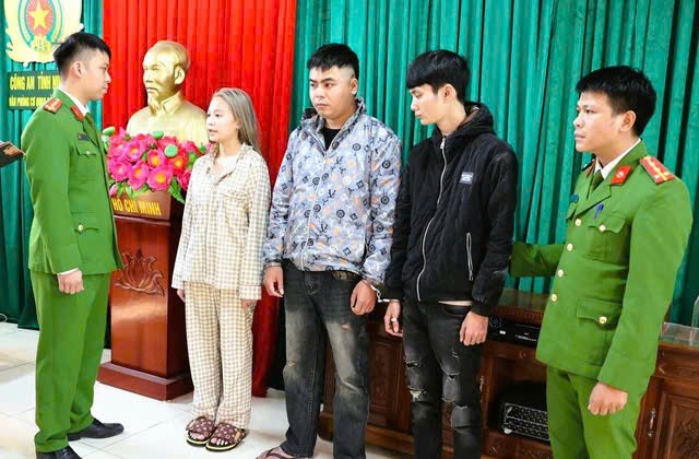 Dùng mạng xã hội dụ dỗ trẻ vị thành niên, bán vào quán karaoke để trục lợi