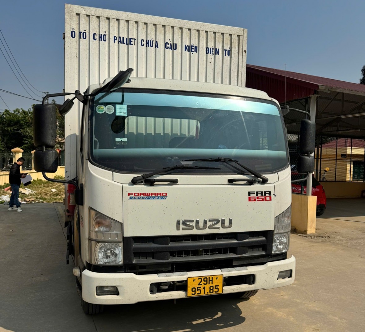 Tài xế không tắt máy, nam thanh niên lẻn vào trộm xe ô tô chở hàng giá trị khoảng 7 tỷ đồng