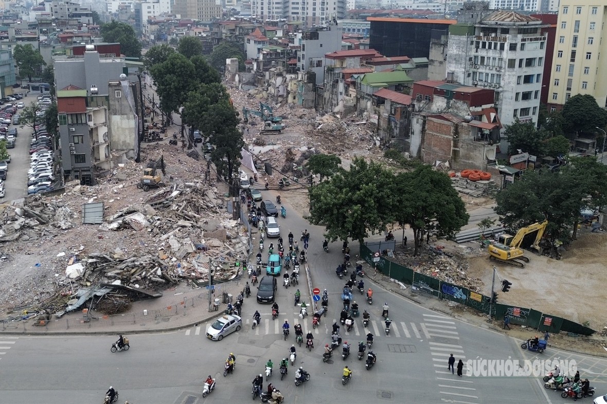 Từ 25/1, Hà Nội cấm ô tô vào đường La Thành trong 3 tháng Nhằm đảm bảo tiến độ thi công cầu vượt, Hà Nội cấm ô tô lưu thông vào đường La Thành từ 25/1 đến 28/4.