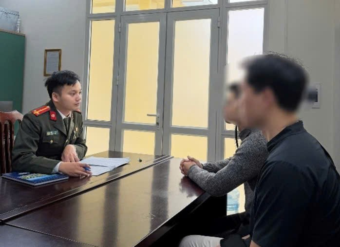 Tung tin sai sự thật về lãnh đạo Đảng, Nhà nước hai cá nhân bị xử phạt 5 triệu đồng Tung tin sai sự thật về lãnh đạo Đảng, Nhà nước hai cá nhân bị xử phạt 5 triệu đồng