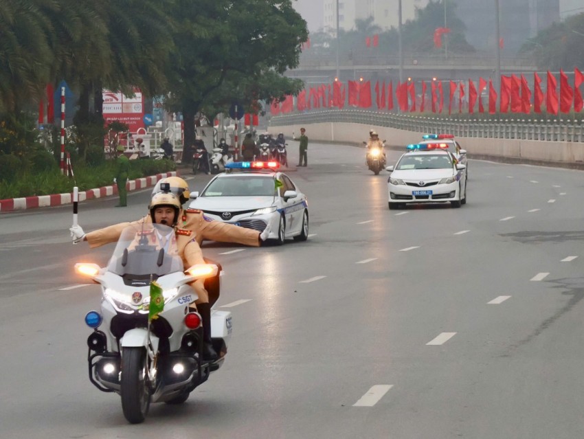 Trong thời gian diễn ra Đại hội XIV của Đảng, lực lượng Cảnh sát giao thông triển khai đồng bộ các phương án, bảo đảm trật tự, an toàn và giao thông thông suốt.