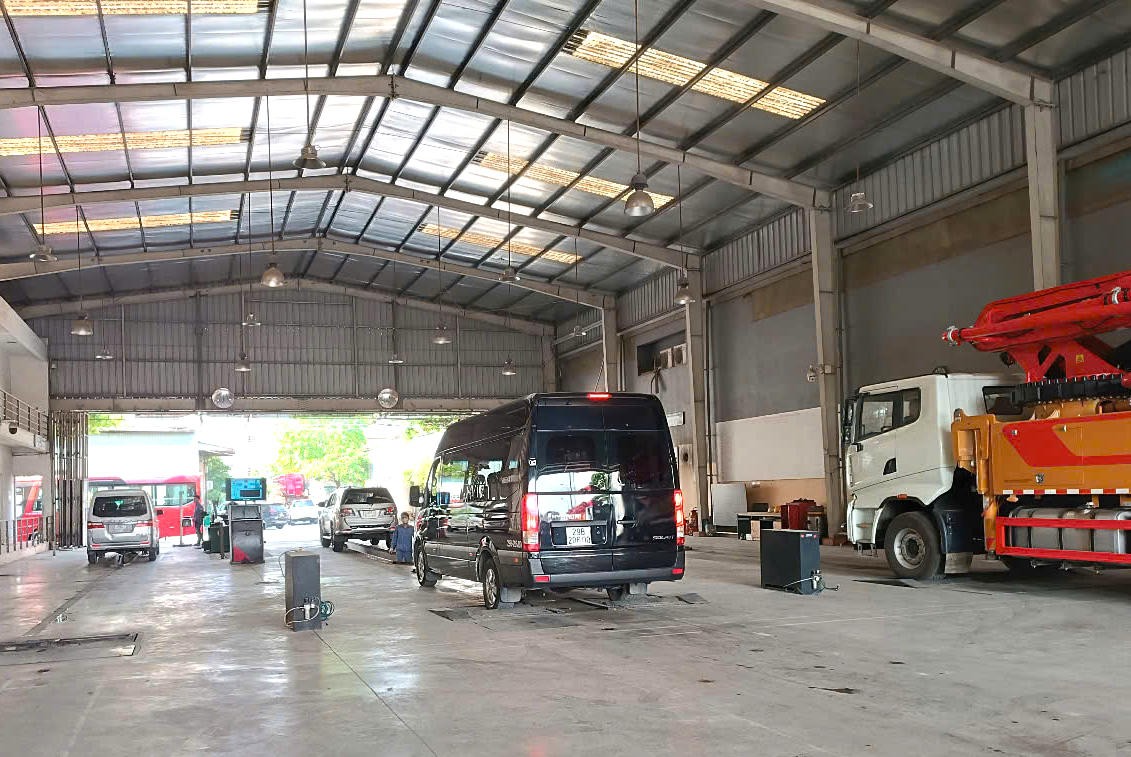 Cho phép xuất trình đăng ký xe trên VNeID khi đăng kiểm Bộ Xây dựng cho phép chủ xe xuất trình ứng dụng VNID khi đăng kiểm.