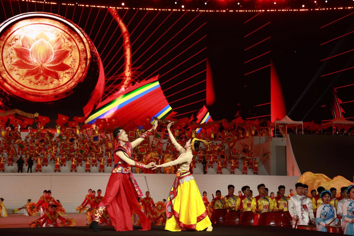 Mãn nhãn màn trống hội chào mừng Đại hội Đảng của học viên Cảnh sát