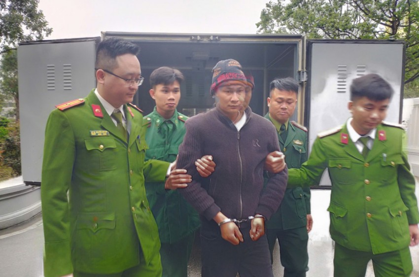 Đối tượng Chankhone Suwanaphone bị bắt giữ. Đối tượng Chankhone Suwanaphone bị bắt giữ.