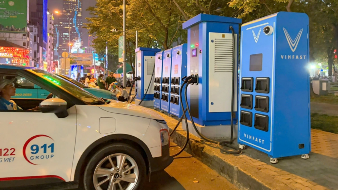 Tủ đổi pin xe máy điện tại TP HCM phải dùng chung cho nhiều hãng