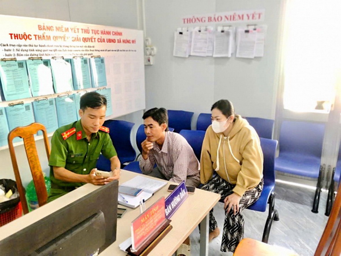 Công an Cà Mau tạo đột phá trong chuyển đổi số, thực hiện hiệu quả Nghị quyết 57 và Đề án 06 Công an Cà Mau tạo đột phá trong chuyển đổi số, thực hiện hiệu quả Nghị quyết 57 và Đề án 06