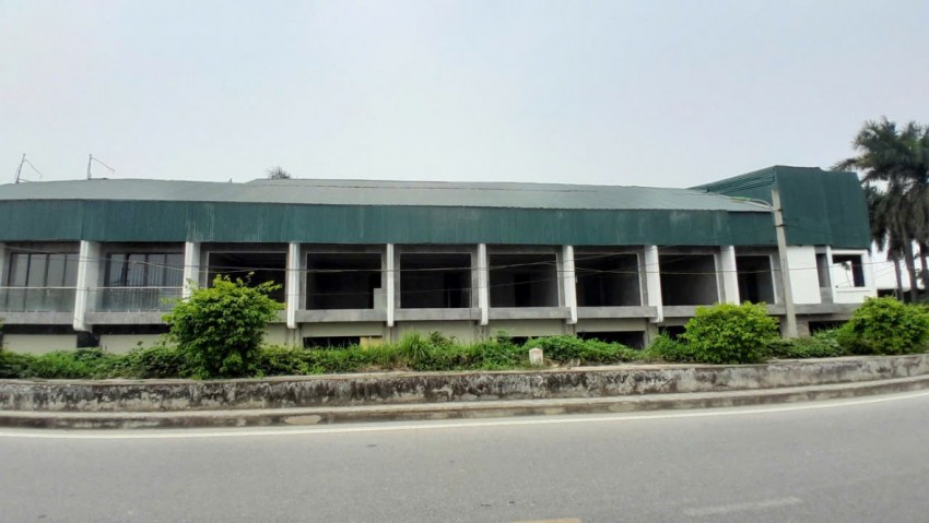 Hiện trạng dãy nhà từng vi phạm sau lớp tôn được dỡ bỏ tại phường Việt Hưng Hiện trạng dãy nhà từng vi phạm sau lớp tôn được dỡ bỏ tại phường Việt Hưng