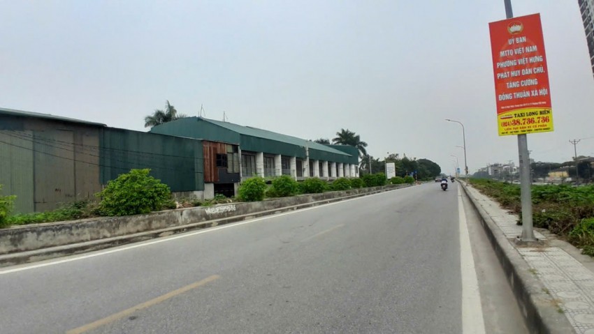 Hiện trạng dãy nhà từng vi phạm sau lớp tôn được dỡ bỏ tại phường Việt Hưng Hiện trạng dãy nhà từng vi phạm sau lớp tôn được dỡ bỏ tại phường Việt Hưng