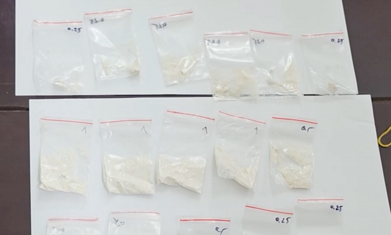 Tang vật thu giữ được trong ba lô của ông R.A.