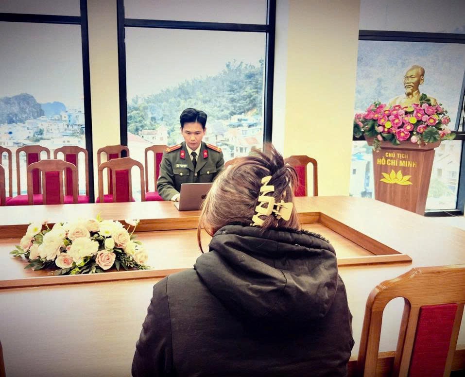 Công an tỉnh Quảng Ninh triệu tập hai cá nhân có hành vi rao bán vé mời concert lên làm việc.