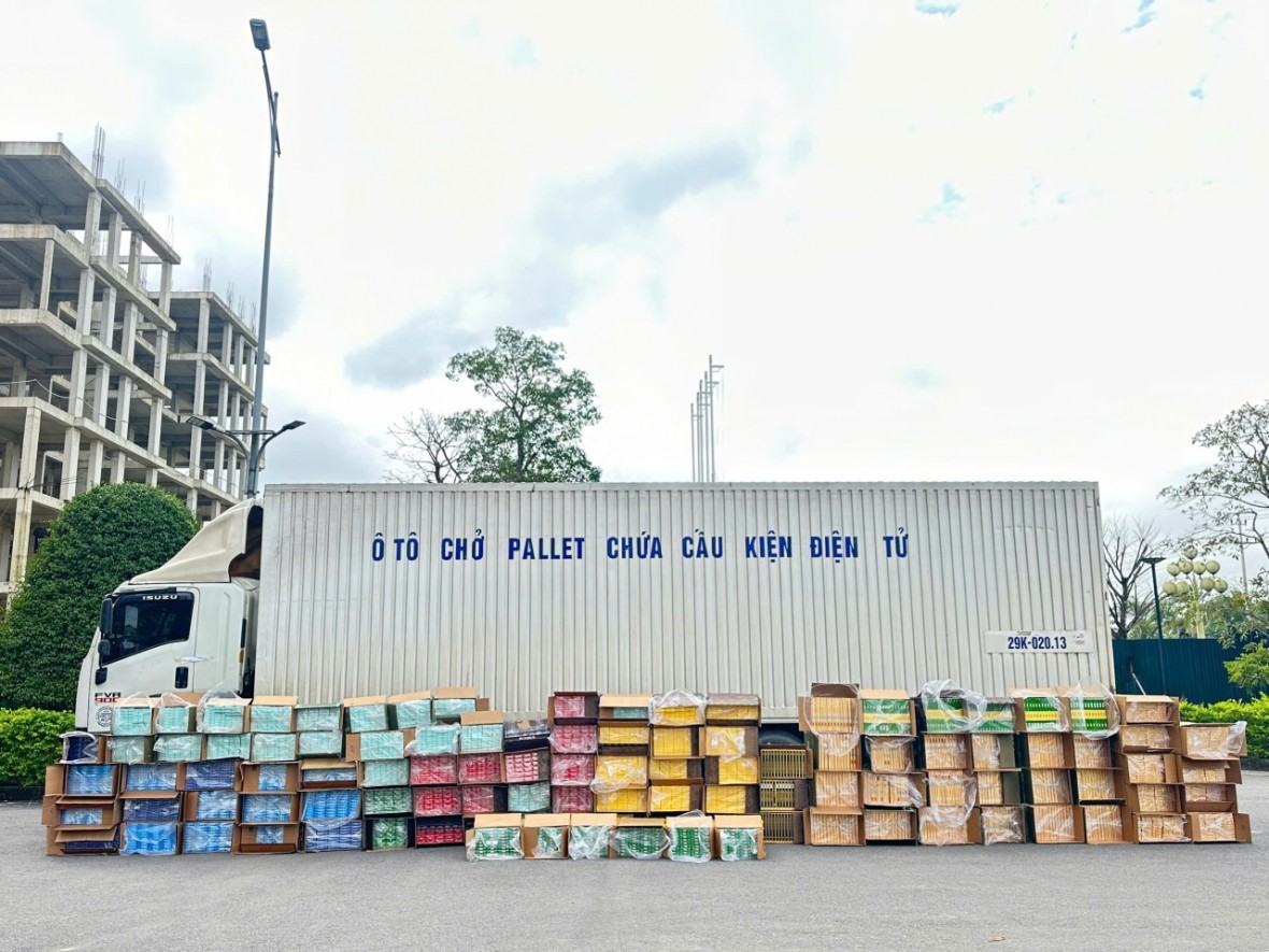 Số lượng lớn thuốc lá nhập lậu không rõ nguồn gốc - Ảnh Công an Quảng Trị.