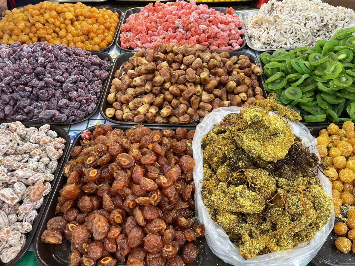 Hà Nội: Nhộn nhịp không khí mua sắm Tết tại Hội chợ Nông sản 2026