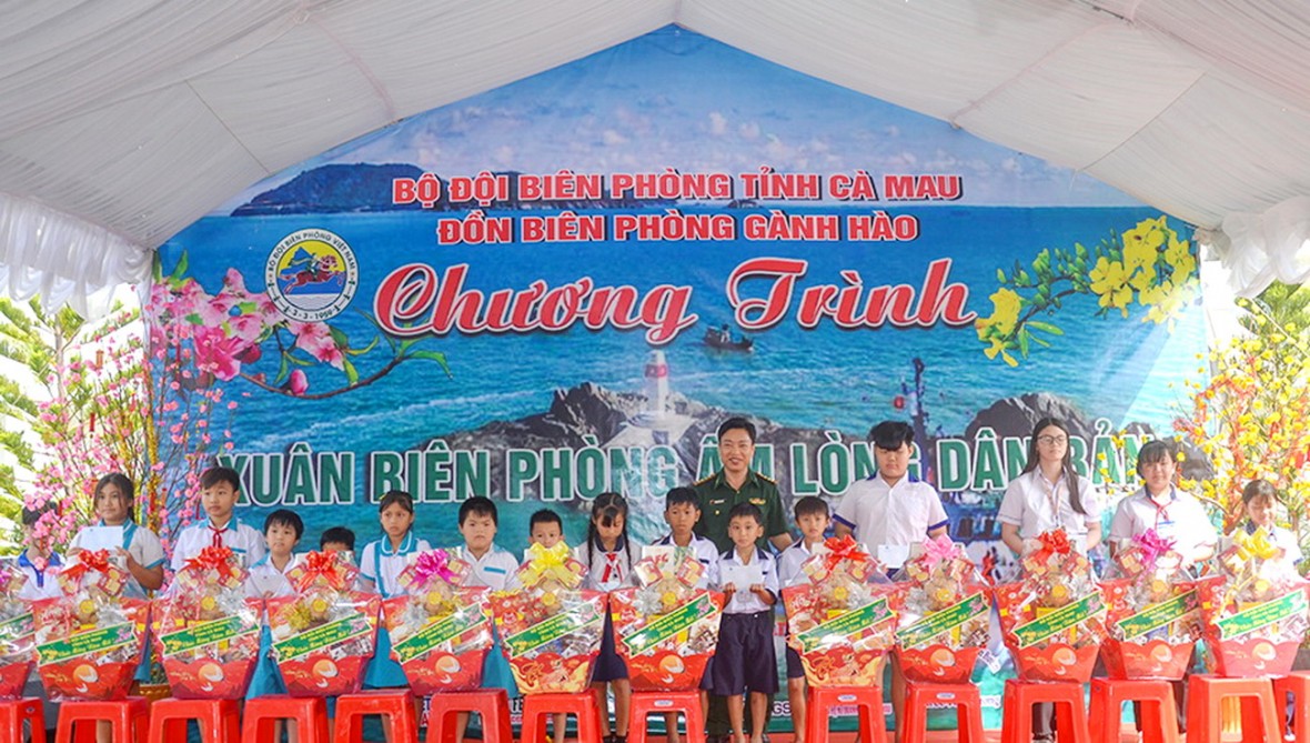 Xuân biên cương hải đảo – Tết thắm tình quân dân nơi biên giới biển Cà Mau