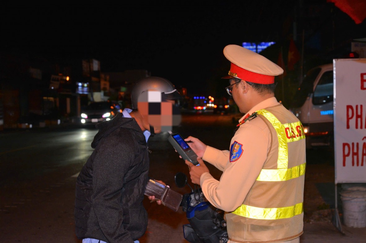 Cà Mau “không vùng cấm”, siết chặt kiểm soát nồng độ cồn dịp Tết