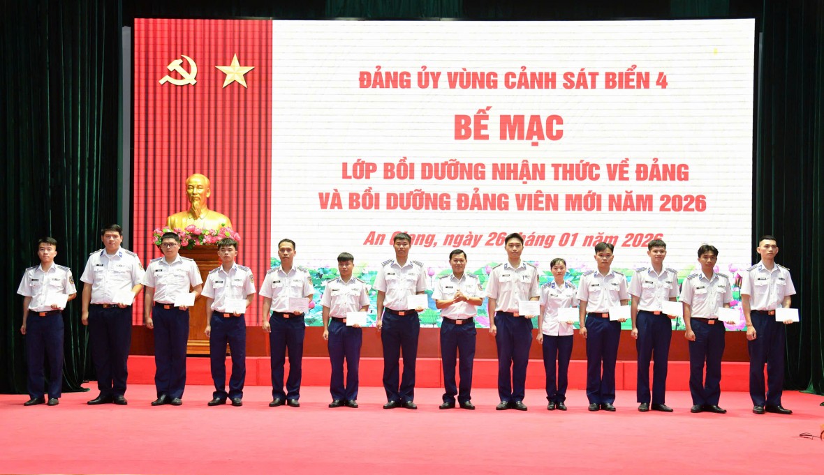 Đảng ủy Vùng Cảnh sát biển 4 hoàn thành các lớp bồi dưỡng kiến thức về Đảng