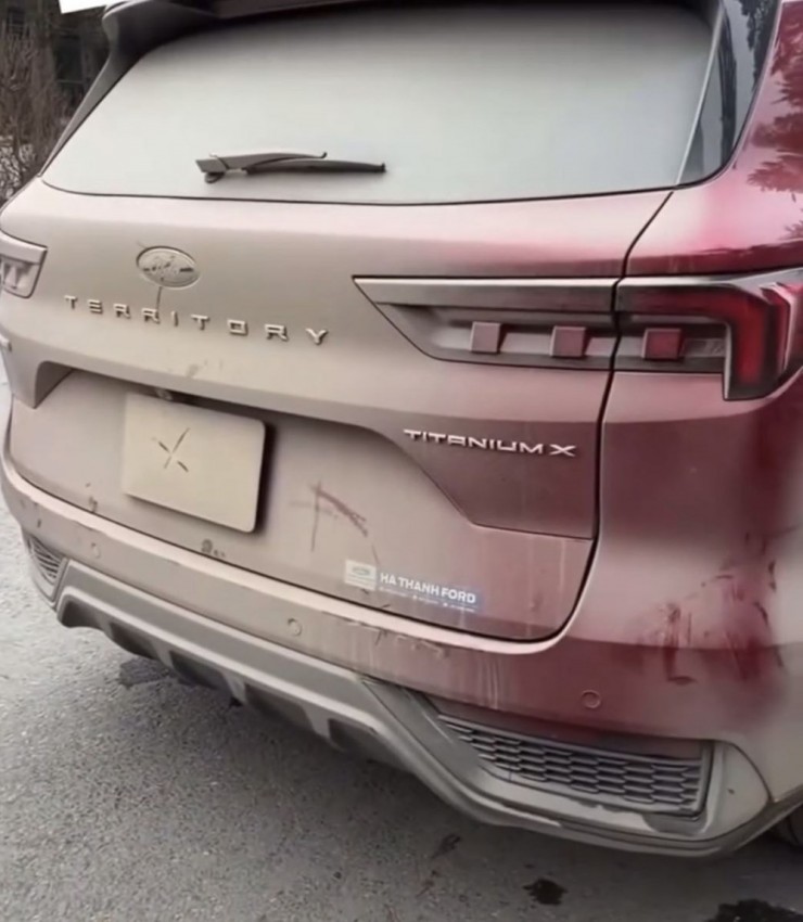 Biển số xe bị che bẩn do trời mưa, chủ xe có đáng bị phạt 22 triệu đồng?