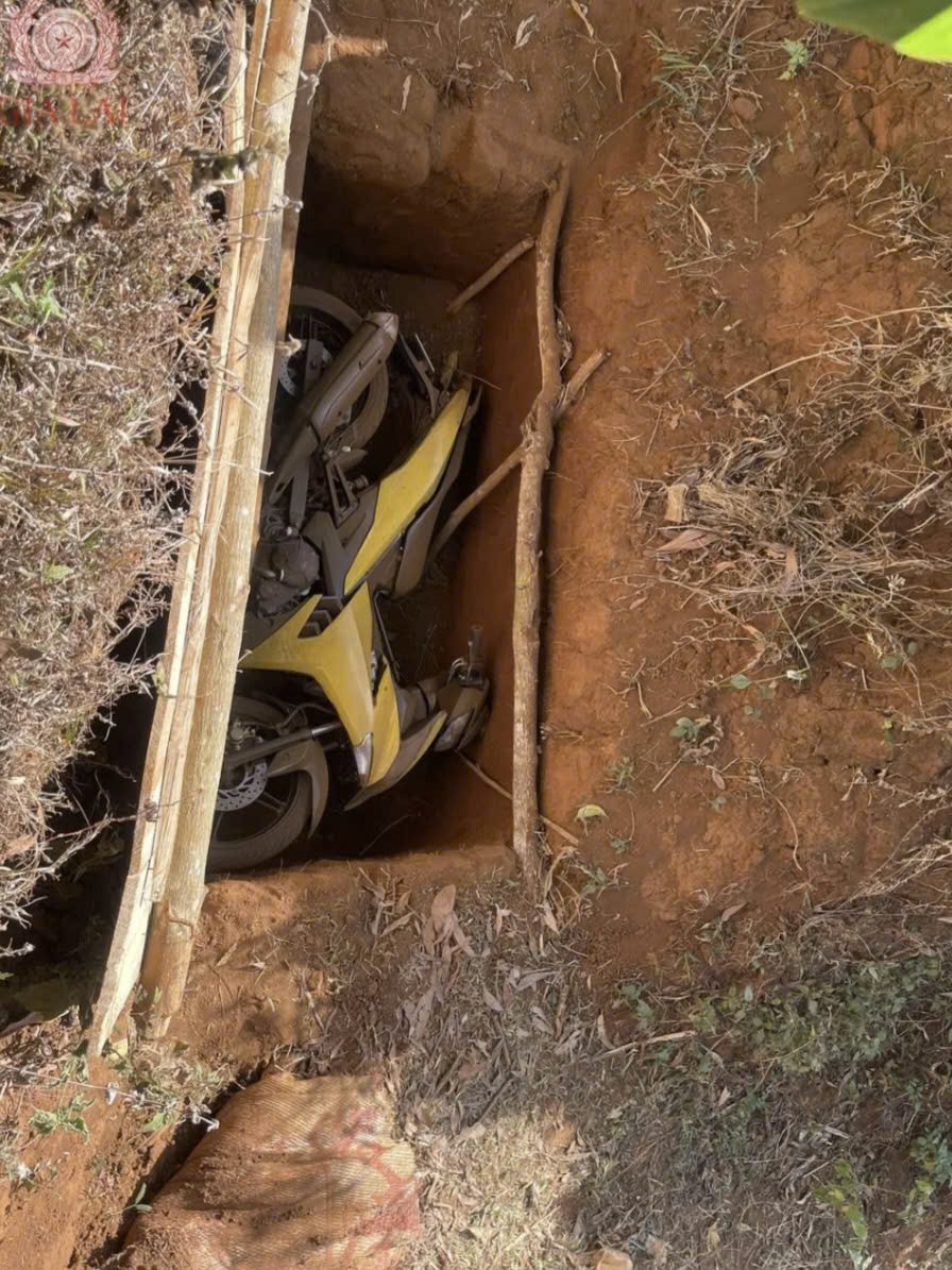 Truy tìm 2 nghi phạm cướp ngân hàng ở Gia Lai, kêu gọi người dân cung cấp thông tin