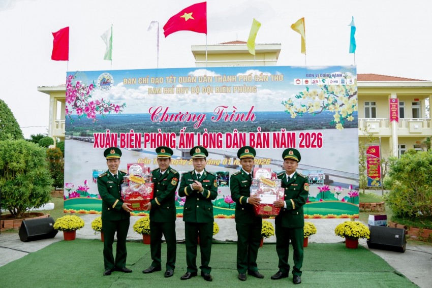 TP Cần Thơ: Mang mùa xuân ấm áp đến với bà con xã đảo Cù Lao Dung