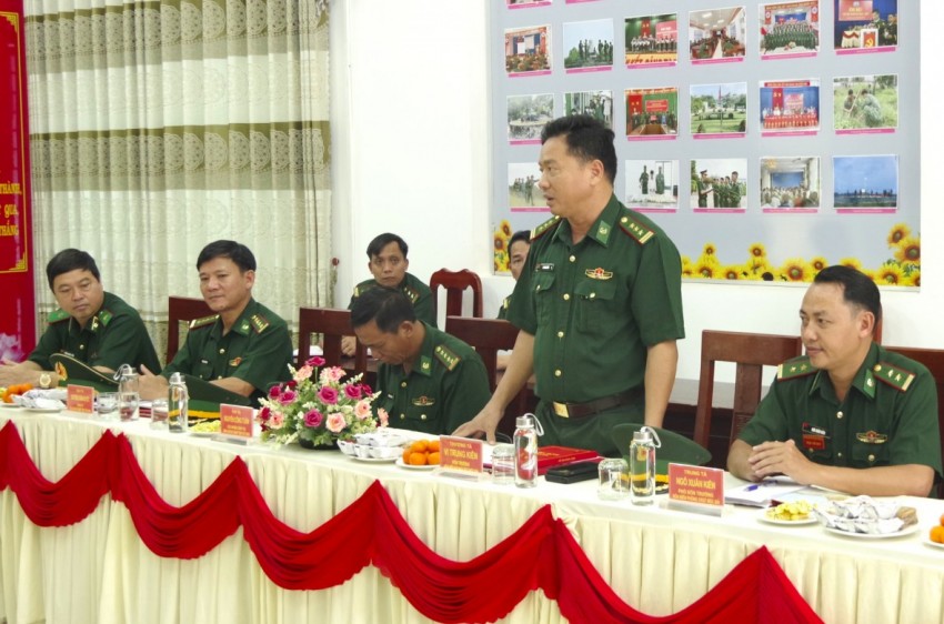 Thượng tướng Trương Thiên Tô đến thăm, chúc Tết Đồn Biên phòng cửa khẩu quốc tế Mộc Bài