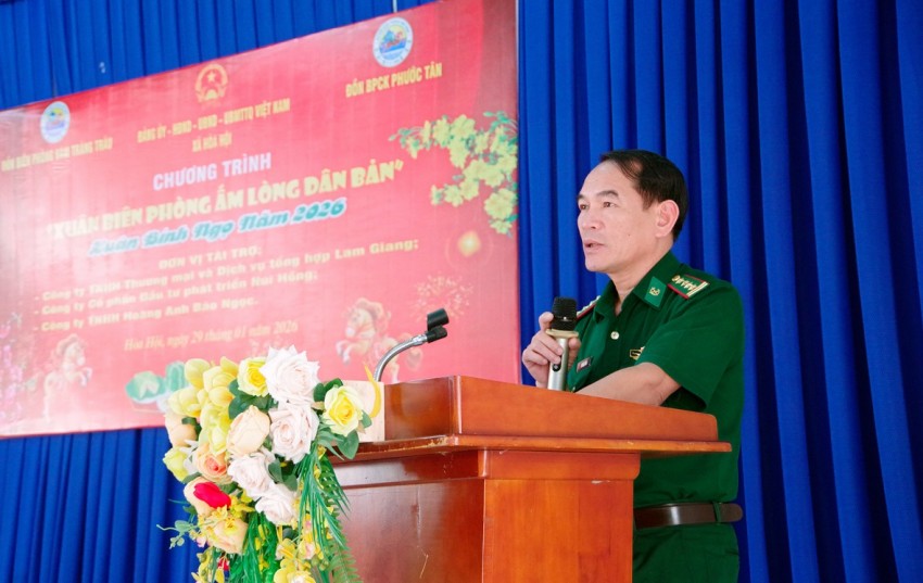 Tây Ninh: Trao 230 phần quà Tết trong Chương trình “Xuân Biên phòng ấm lòng dân bản” tại xã Hòa Hội