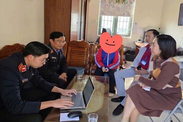 Học sinh lớp 8 tại Quảng Ninh được cấp thẻ BHYT nhờ hiệu quả tố tụng công ích Học sinh lớp 8 tại Quảng Ninh được cấp thẻ BHYT nhờ hiệu quả tố tụng công ích