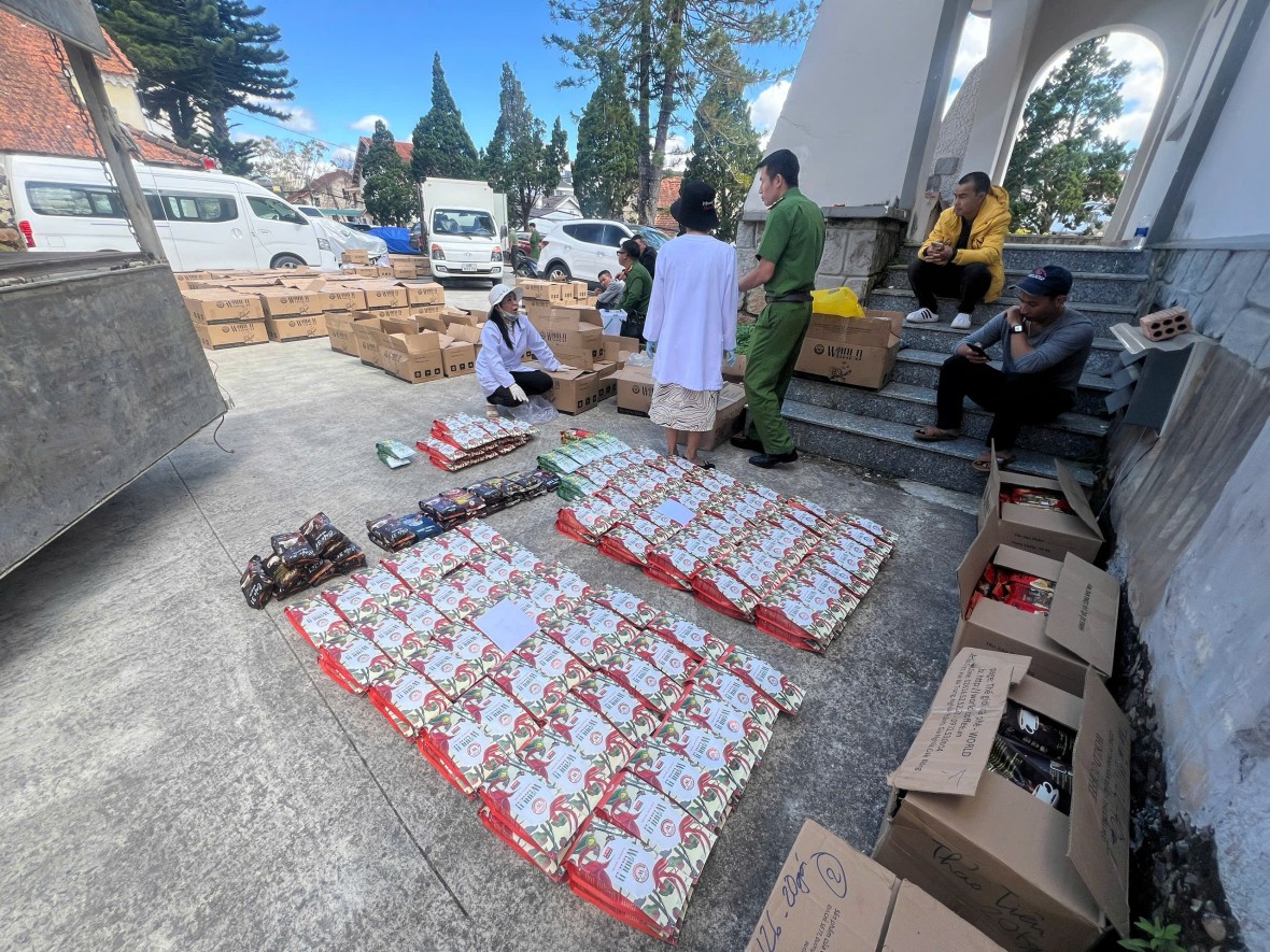 Phát hiện cơ sở sản xuất hơn 7 tấn cà phê nghi giả tại Lâm Đồng Phát hiện cơ sở sản xuất hơn 7 tấn cà phê nghi giả tại Lâm Đồng