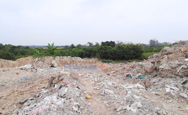 Cận cảnh bãi rác thải khổng lồ tại xã Bát Tràng khiến 3 giám đốc công ty môi trường bị khởi tố