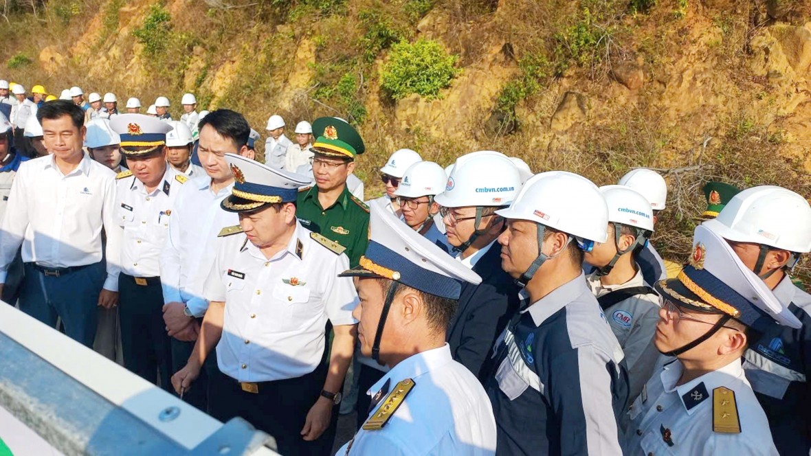 Ấm áp tình Xuân nơi đảo Hòn Khoai