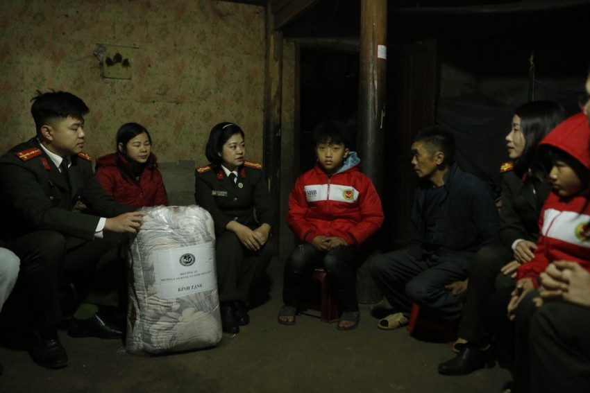 Đem “Xuân yêu thương” đến với học sinh miền biên giới Mèo Vạc