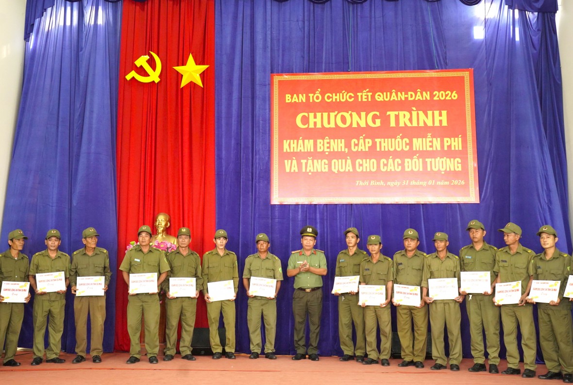 Công an Cà Mau lan tỏa nghĩa tình trong Chương trình Tết Quân – Dân