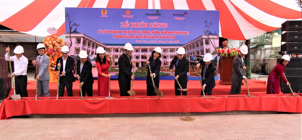 Cục An ninh kinh tế Bộ Công an phối hợp khởi công xây dựng các trường học tại xã Xuân Lâm.