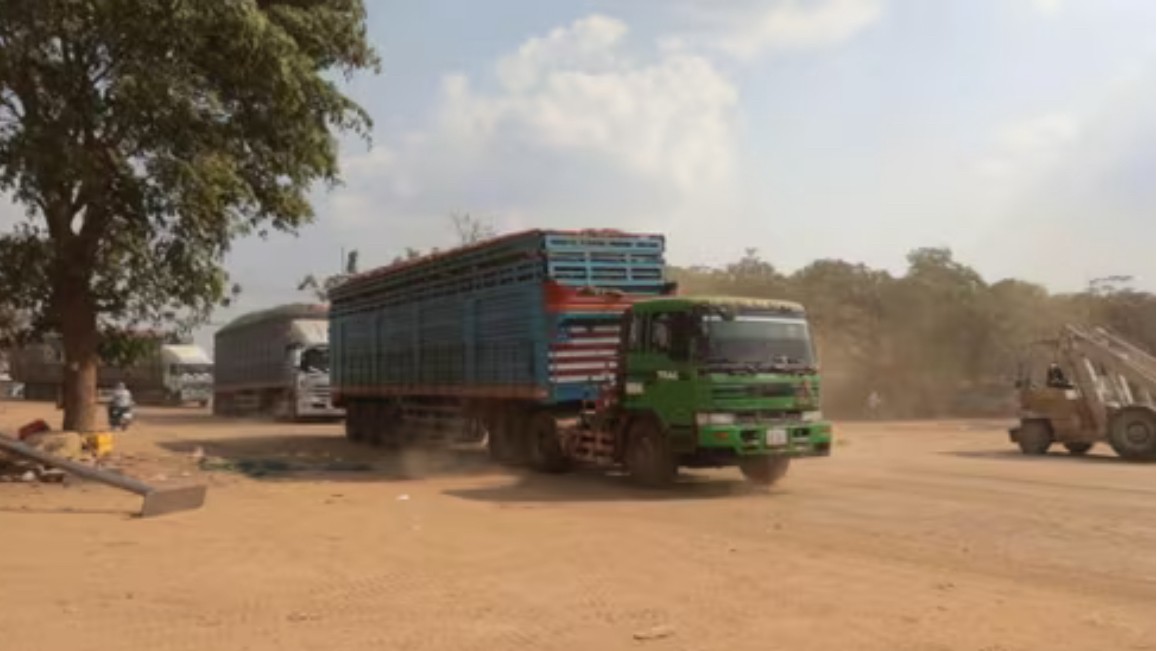 Hàng nông sản tại các cửa khẩu bắt đầu thông suốt trở lại Hàng nông sản tại các cửa khẩu bắt đầu thông suốt trở lại