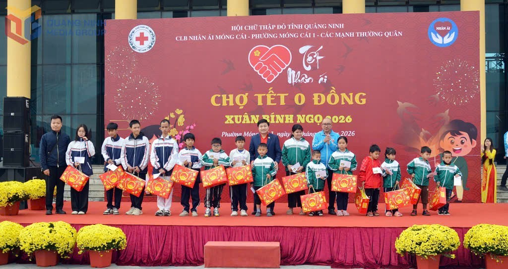 “Chợ Tết 0 đồng” mang Xuân ấm đến 200 hộ khó khăn ở Móng Cái