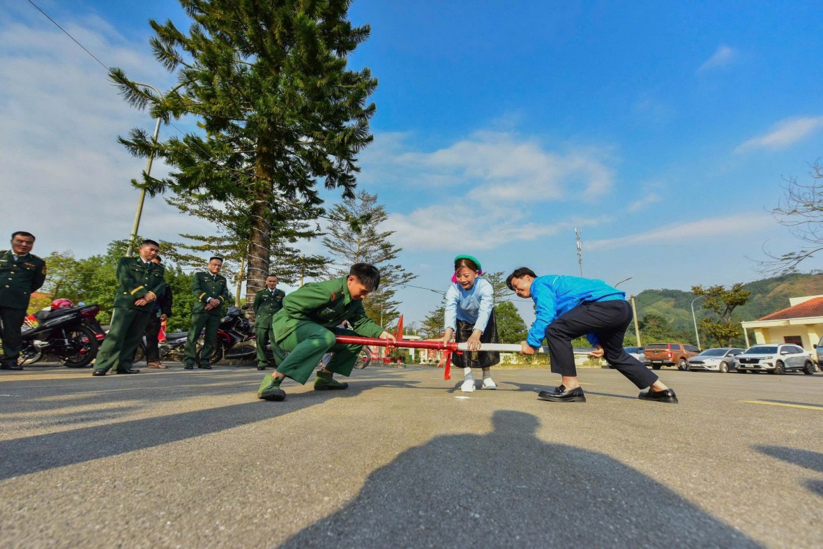 Đồn Biên phòng Pò Hèn phối hợp tổ chức nhiều hoạt động nhằm gắn kết tình quân dân tại xã vùng biên Hải Sơn, tỉnh Quảng Ninh.