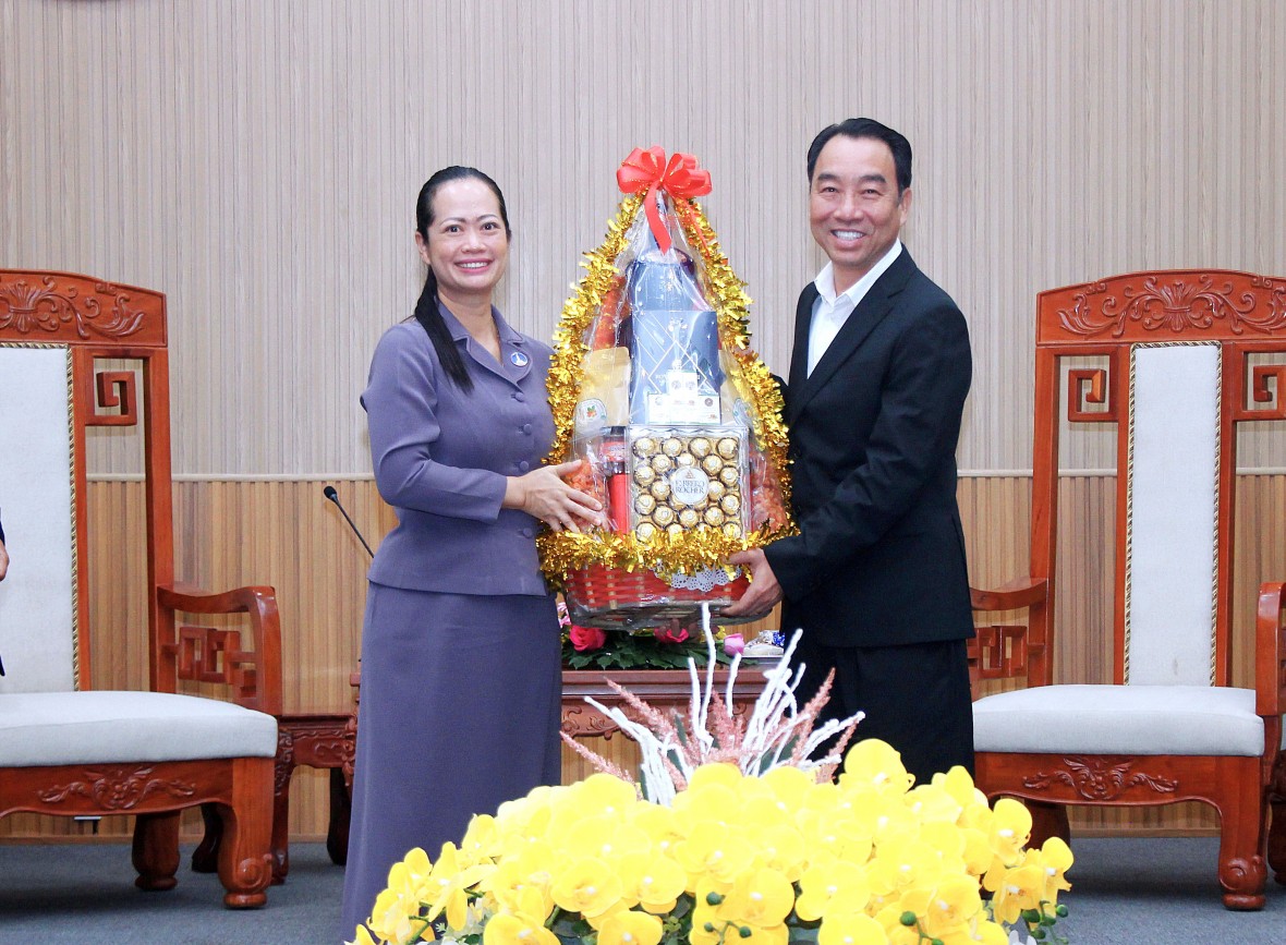 Lãnh đạo tỉnh Koh Kong - Campuchia thăm, chúc Tết lãnh đạo tỉnh Cà Mau