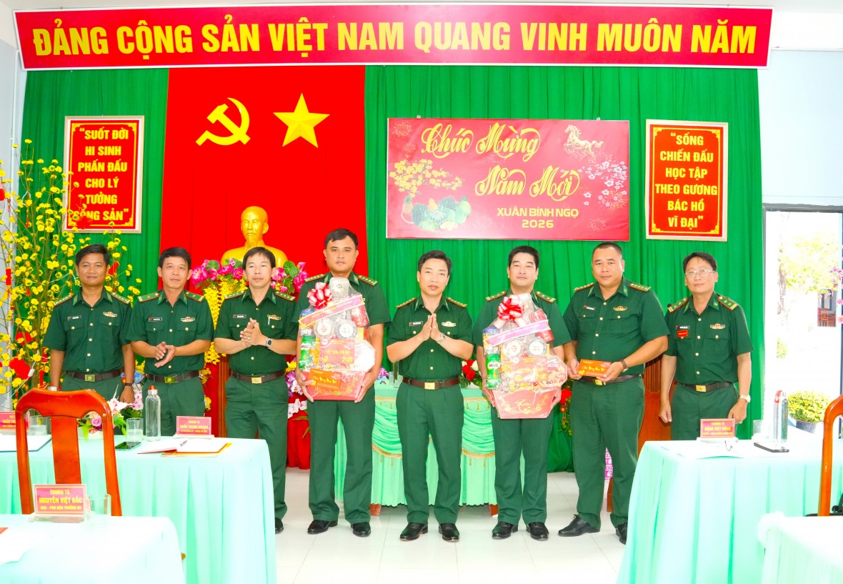 BĐBP Cà Mau thăm, chúc Tết các đơn vị tuyến biển, quyết tâm bảo vệ vững chắc chủ quyền biển