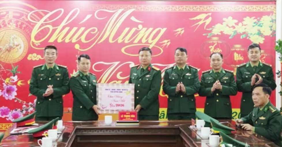 Lãnh đạo tỉnh Quảng Ninh thăm, chúc Tết lực lượng vũ trang làm nhiệm vụ nơi biên giới