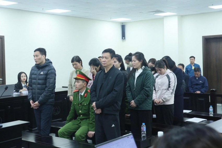 Hình ảnh các bị cáo tại toà.