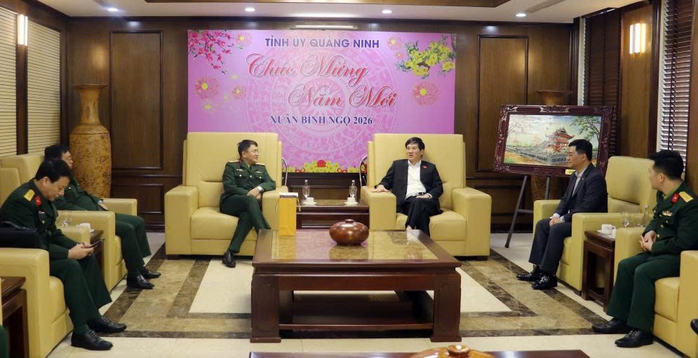 Đoàn công tác của Tổng cục II (Bộ Quốc phòng) thăm, chúc Tết tỉnh Quảng Ninh. 