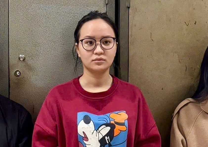 Á khôi sắc đẹp bị tạm giữ vì môi giới mại dâm